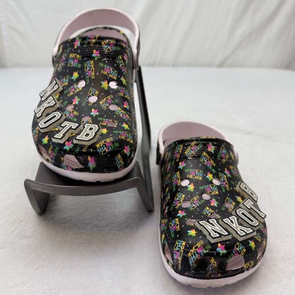 Crocs Sandals New Kids On The Block Edition Black White with NKOTB Croc Charms - Picture 1 of 10